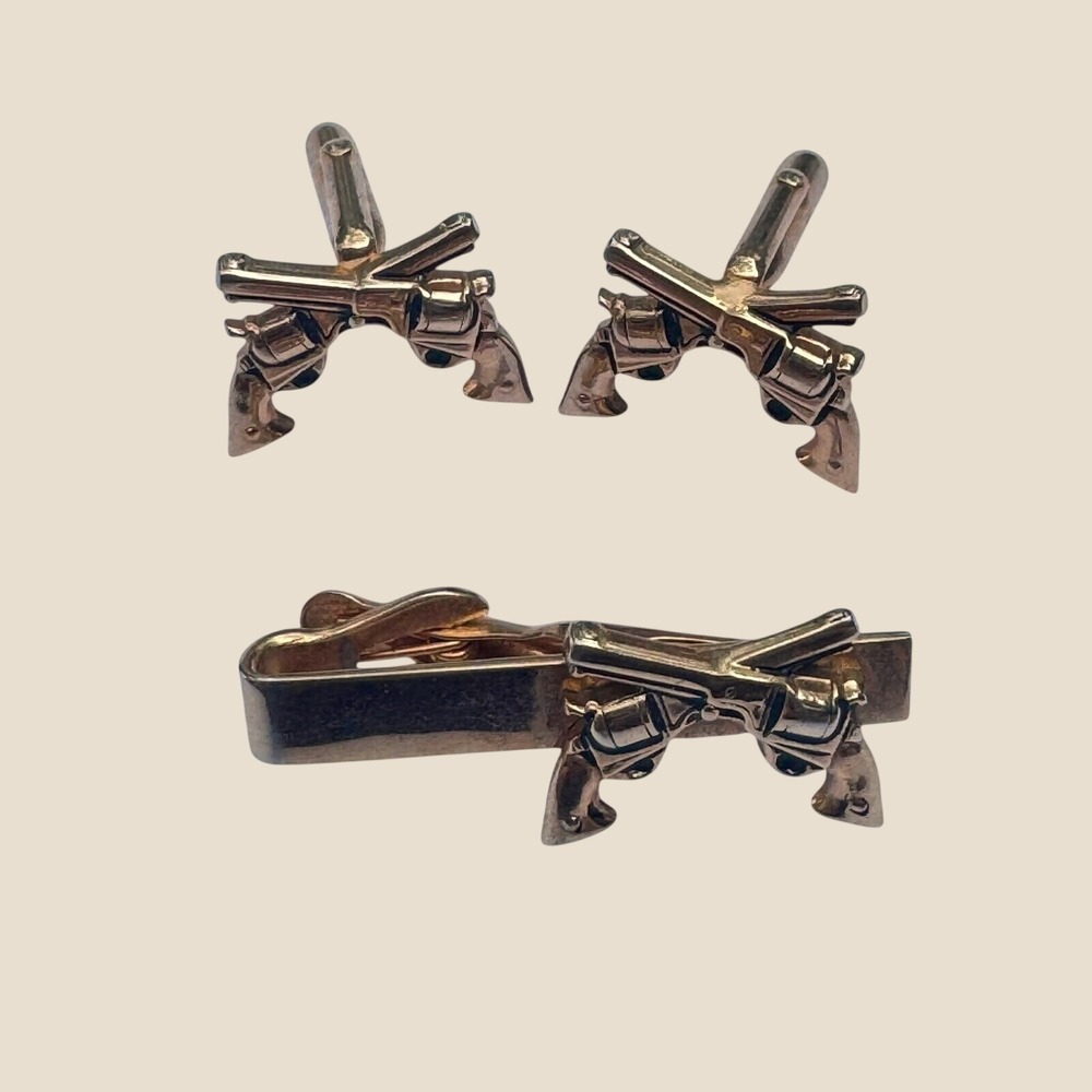 Vtg Swank Crossed Revolvers Gold Tone Cufflinks and Tie Clip Set Western Retro